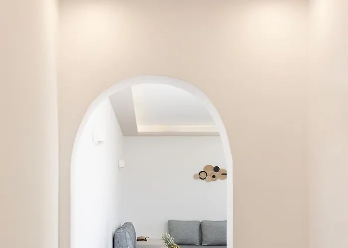 Windmillside Luxury Emporio (Santorini)