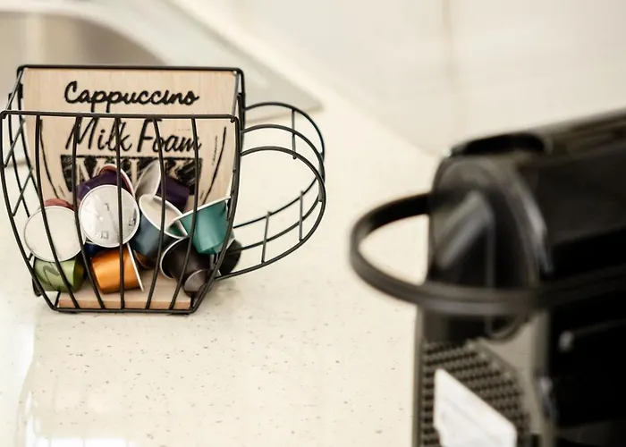 Windmillside Luxury Emporio (Santorini)