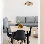 Windmillside Luxury Emporio (Santorini)