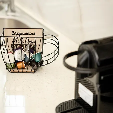 Windmillside Luxury Emporio (Santorini)