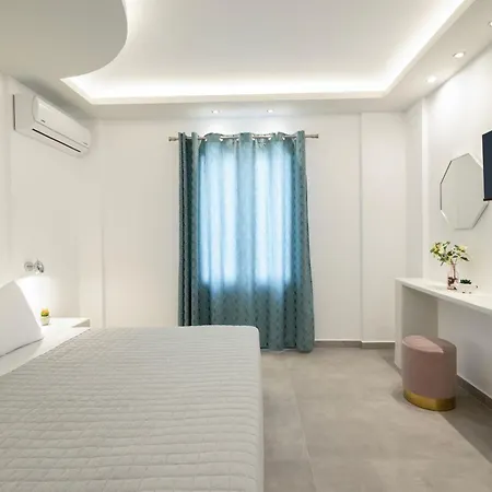 Windmillside Luxury Emporio (Santorini)