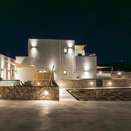 Windmillside Luxury Emporio (Santorini)