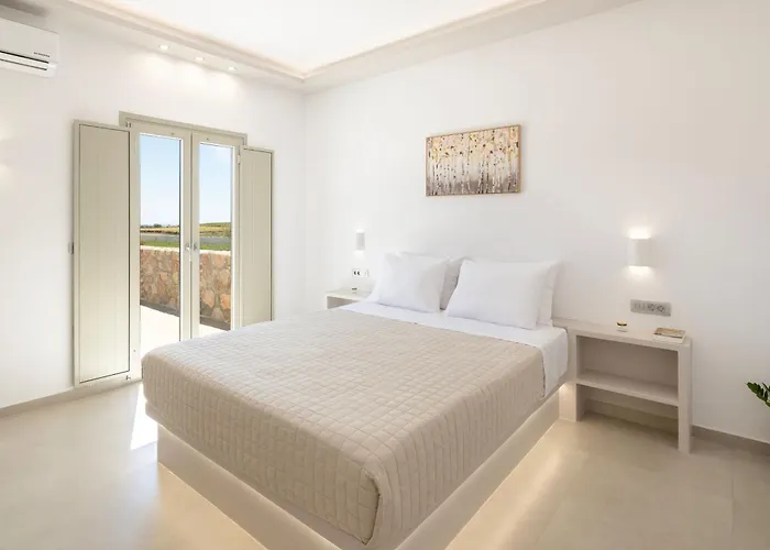 Windmillside Luxury Apartment Emporio (Santorini)