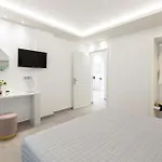 Windmillside Luxury Emporio (Santorini)
