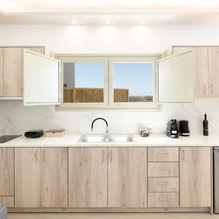 Windmillside Luxury Emporio (Santorini)