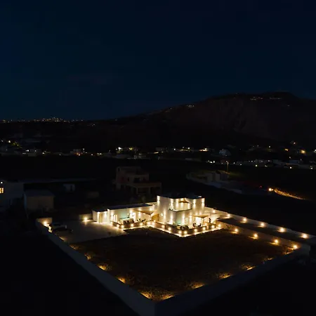 Windmillside Luxury Emporio (Santorini)