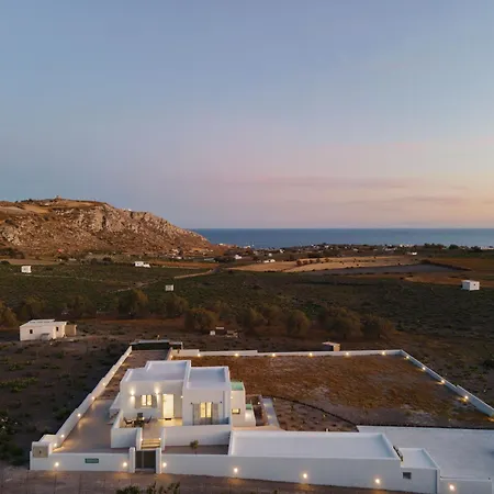 Windmillside Luxury Emporio (Santorini)