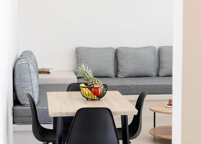 Windmillside Luxury Emporio (Santorini)