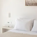 Windmillside Luxury Apartament Emporio (Santorini)
